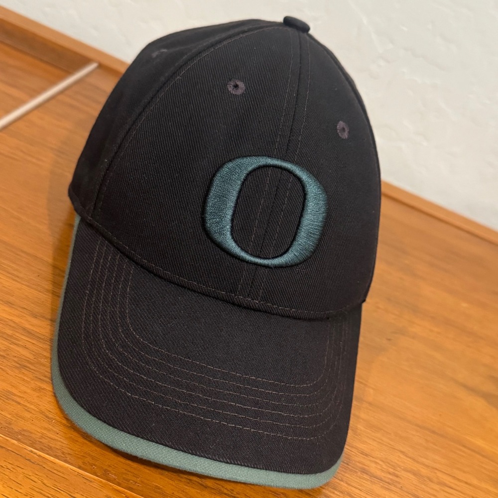 Nike Oregon Ducks Hat Mens OSFM Black Green Good Dri-FIT Adjustable Baseball Cap